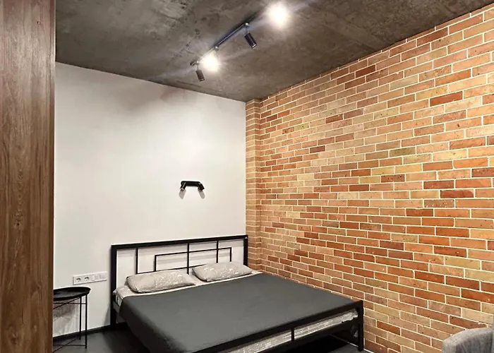Loft На Кониського, Центр